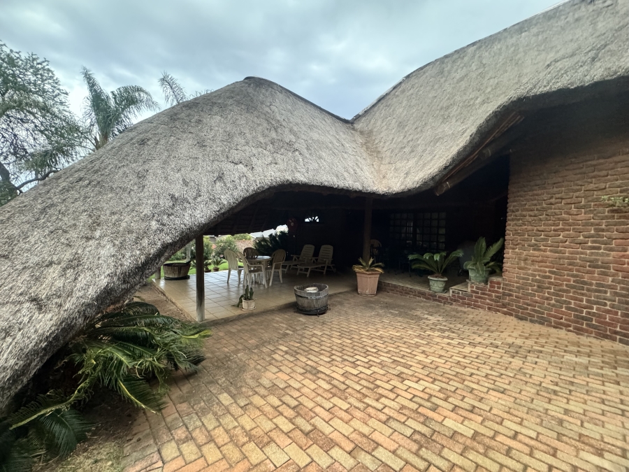 6 Bedroom Property for Sale in Doringkruin North West